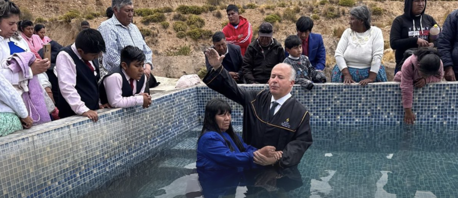 Más de 180 personas son bautizadas en campañas de evangelismo de estudiantes de Teología